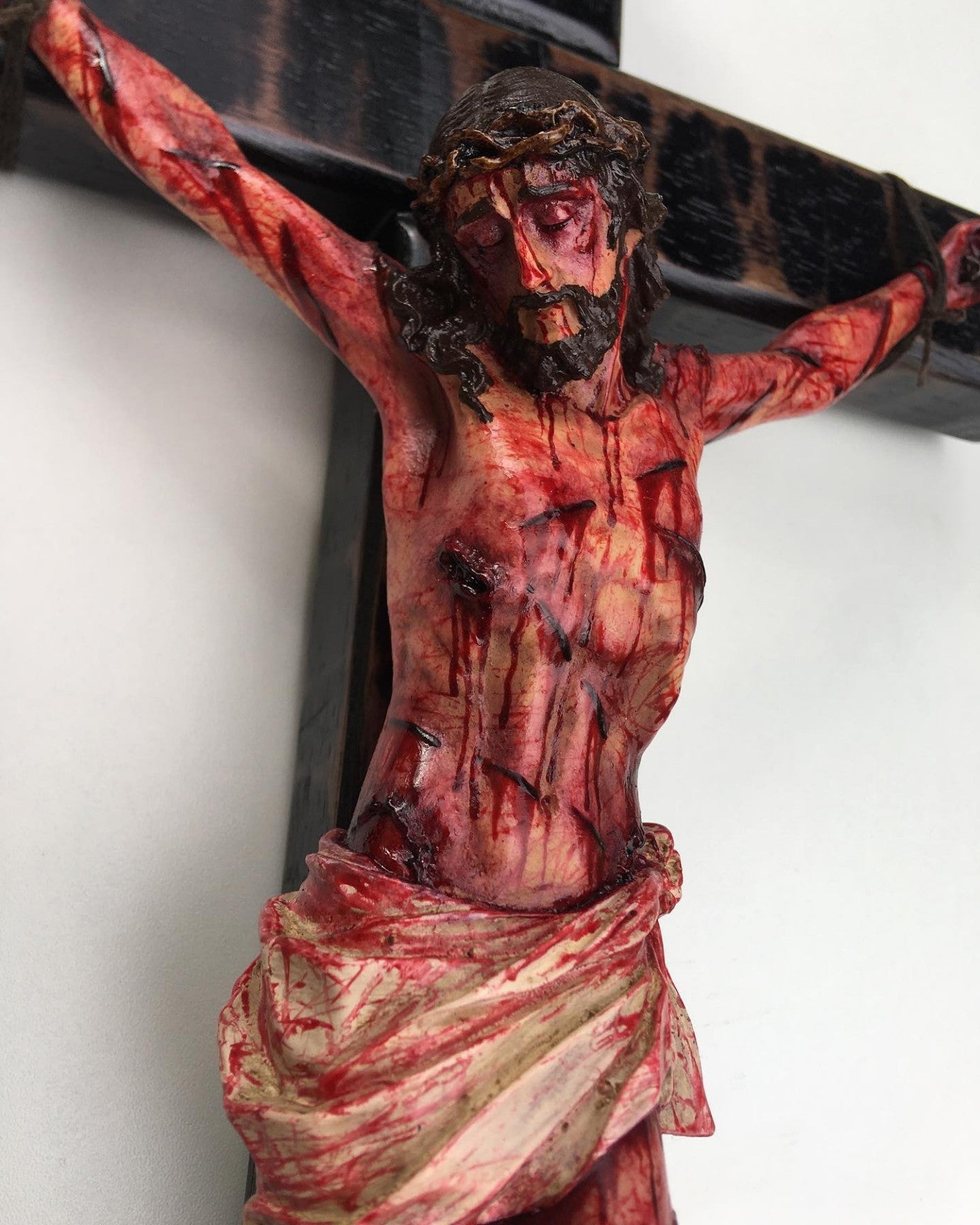✝️ Crucifixo de Jesus Artesanal — Lembre-se do Seu Sacrifício